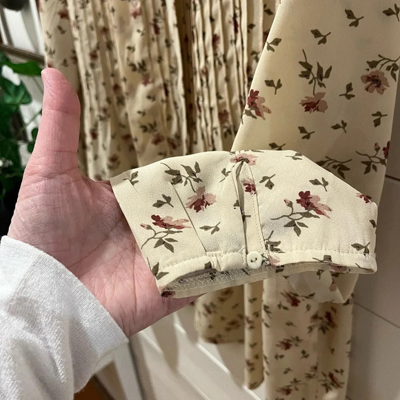 ONZE MONTRÉAL floral pattern cream blouse size XL - Picture 8 of 11